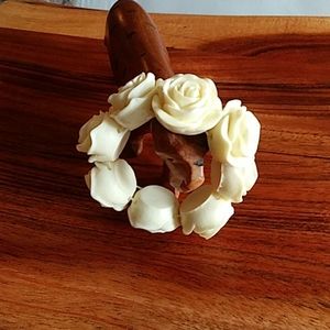 Cream Colored Rose Resin Bracelet